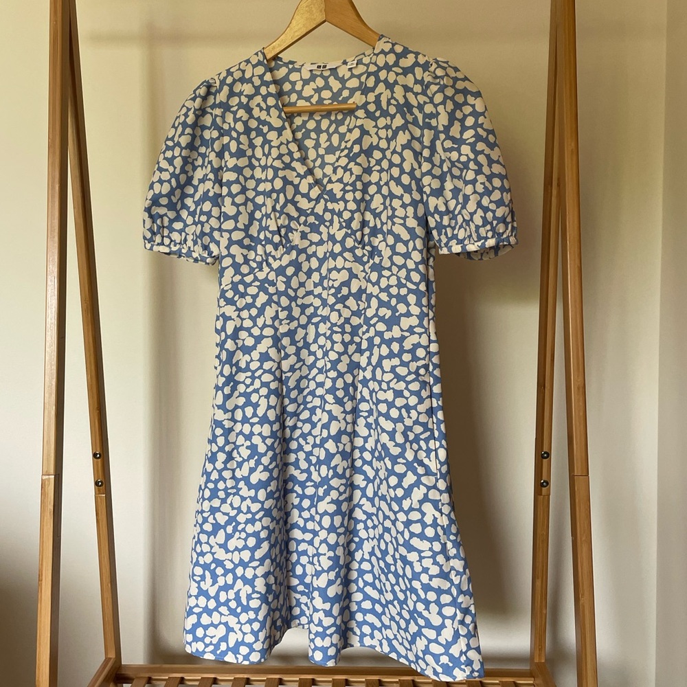 Uniqlo Light Blue & White Patterned Mini Dress with Pockets. XS.